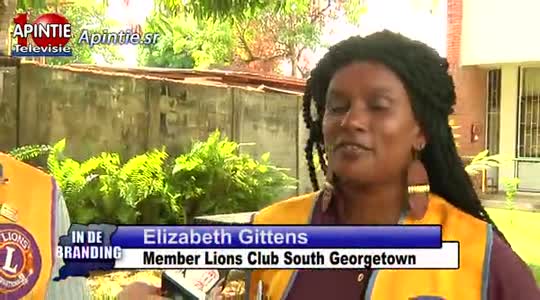 Lions Club Paramaribo South en South Georgetown doneren wittestokken aan NSBS