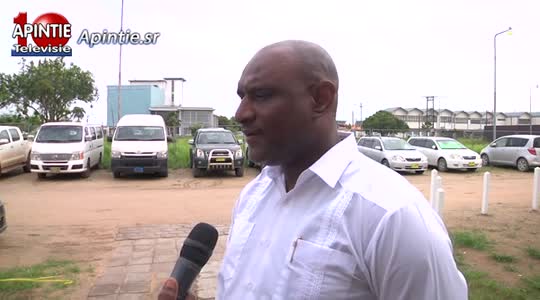 Chaotische toestand porknokkers in Brokopondo centrum wordt aangepakt zegt minister Regilio Dodson