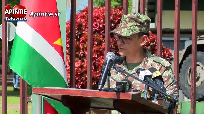 Minister Mathoera brengt ode aan de gesneuvelde militairen tijdens aangepaste herdenkingsceremonie...